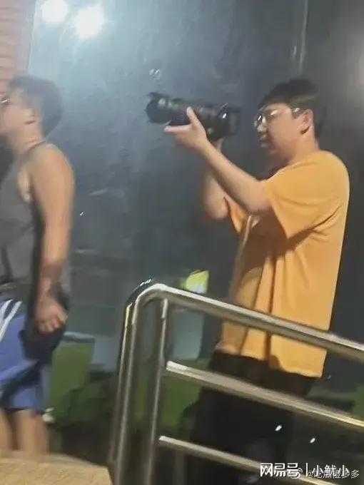 国产学生情侣激情小视频,国产学生情侣私密瞬间揭秘