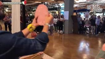 超大国产香肠视频在线播放,超大香肠视频在线播放，味蕾狂欢时刻